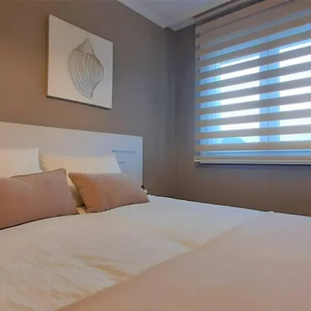 Apartamento Playa Con Piscina Y Parking 010 شقة