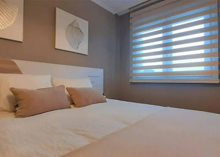 Apartamento Playa Con Piscina Y Parking 010 شقة